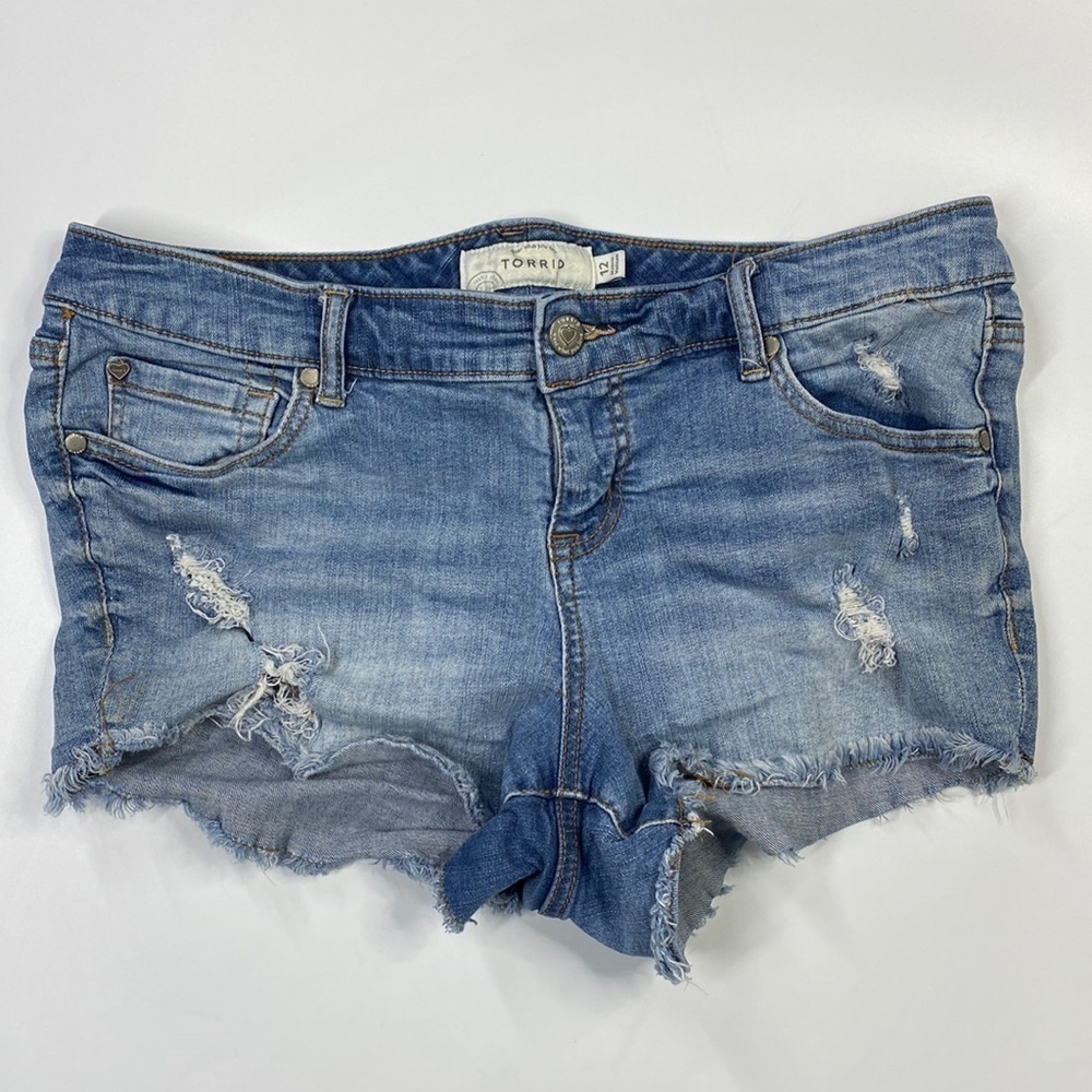 Torrid Distressed Raw Hem Jean Shorts Size 12